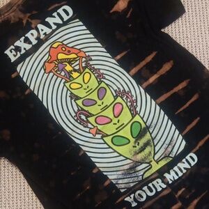 Expand Your Mind Alien 👽  Mushroom 🍄 t-shirt